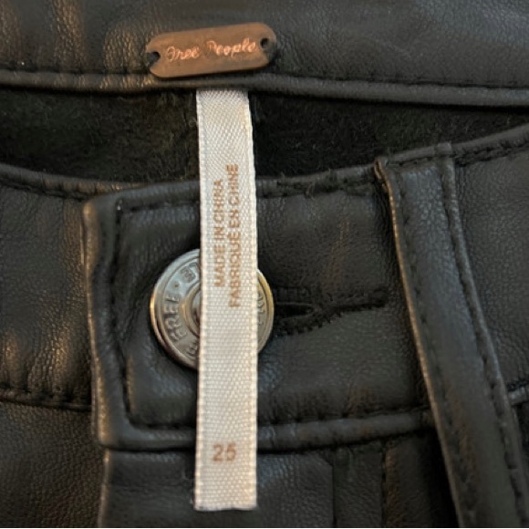 Free People Faux Leather Black Button/Zip Legging Size 25 - Picture 12 of 13